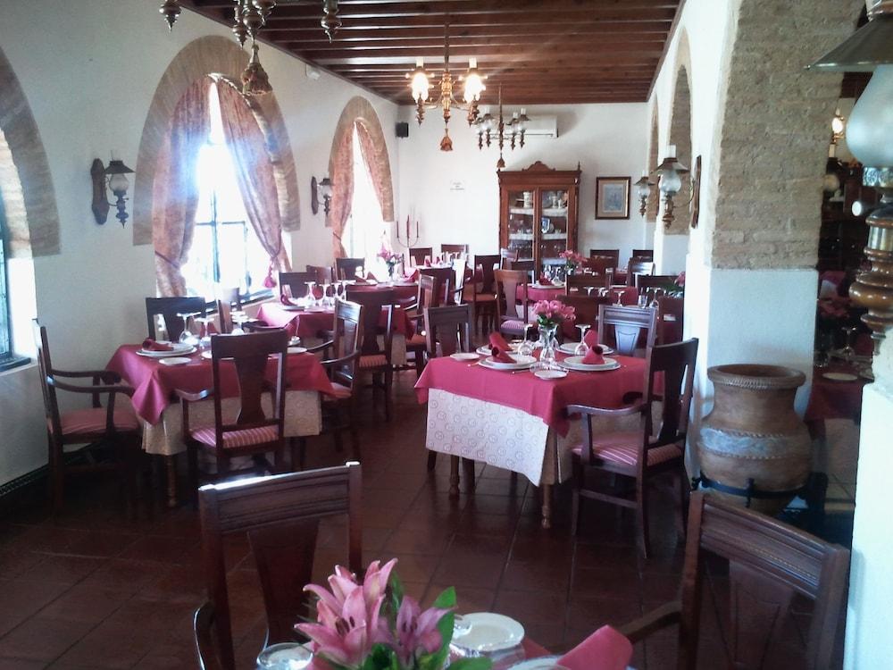 Hotel Castillo De Montemayor Eksteriør bilde